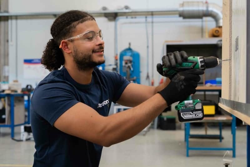 Zonwering monteur bij Westend Zonwering